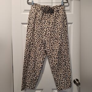 Ann Taylor •Size Medium• Leopard Tan Print High Waisted Pull On Pants w/ pockets
